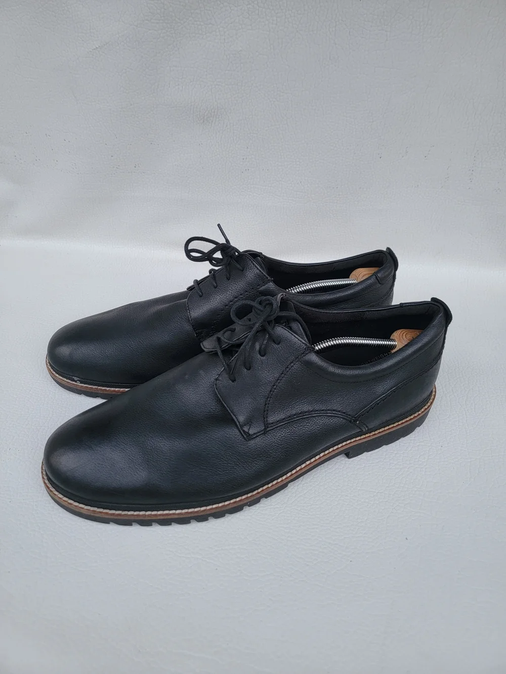 Rockport Black Leather Lace-Up Oxfords with Contrast Welt